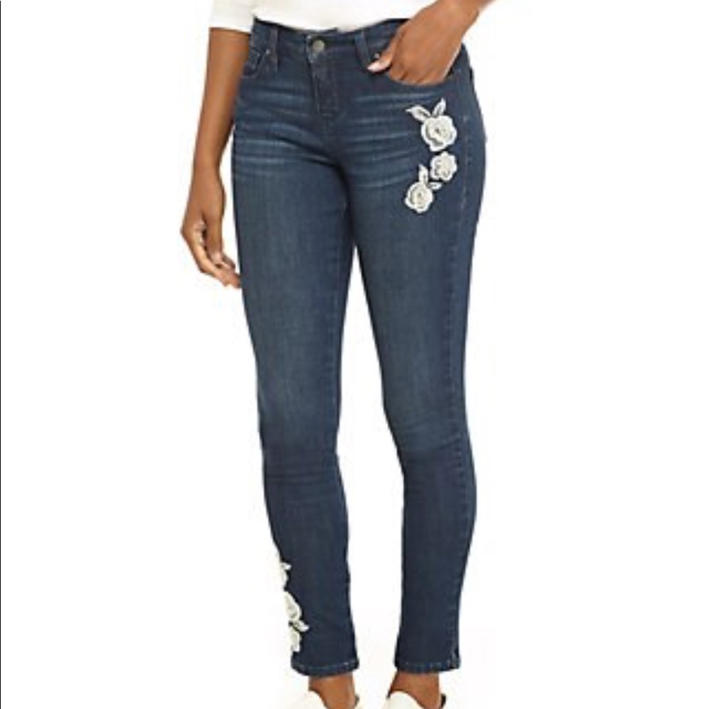 Crown & Ivy Lace Rose Appliqué Skinny Jeans 2